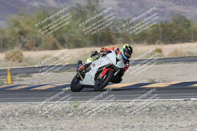 media/Oct-30-2025-Racers Edge (Thu) [[dabbdaf680]]/3-B Group/Session 5 (Turn 6)/